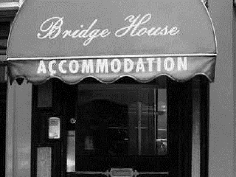 Bridge House Apartment Tullamore Bagian luar foto